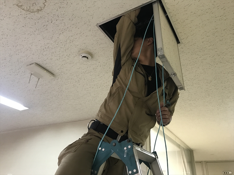 オフィスの電話工事 Lan工事 電気工事なら株式会社コムテック